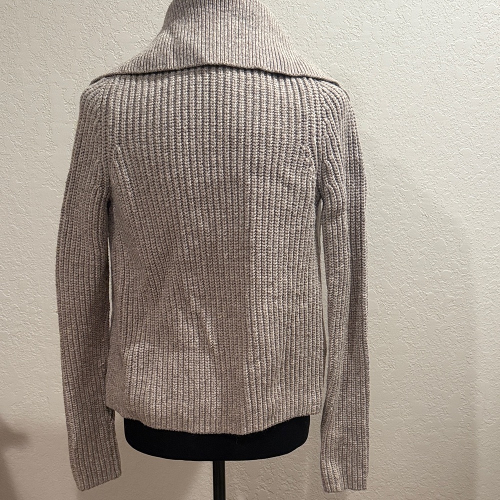 GAP Women's Tan Cardigan Sweater - Picture 4 of 4